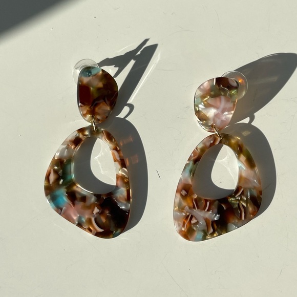 Multi Colored Resin Drop Earrings - Picture 1 of 7